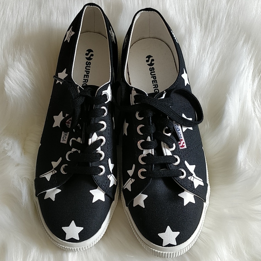 Brand new Superga size 8